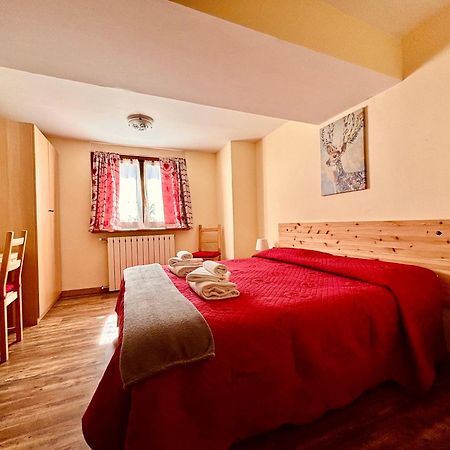Hotel Piccolo Chalet Claviere Eksteriør billede