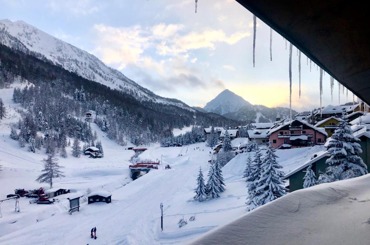 Hotel Piccolo Chalet Claviere Eksteriør billede