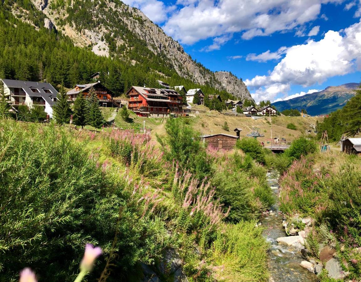 Hotel Piccolo Chalet Claviere Eksteriør billede