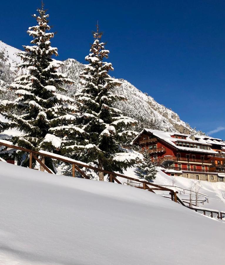 Hotel Piccolo Chalet Claviere Eksteriør billede