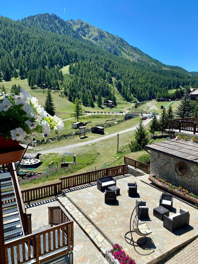 Hotel Piccolo Chalet Claviere Eksteriør billede