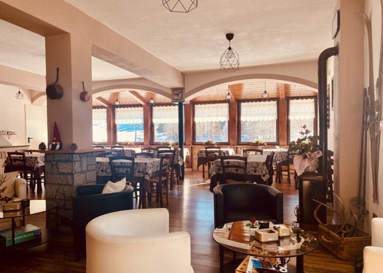 Hotel Piccolo Chalet Claviere Eksteriør billede