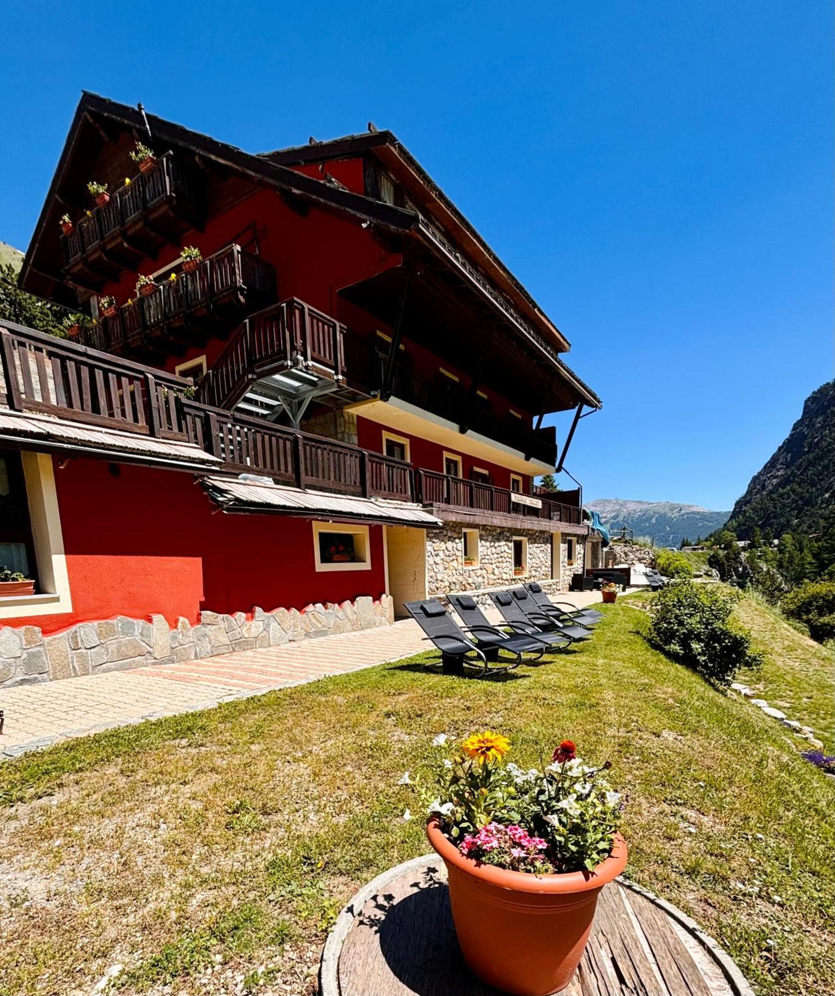 Hotel Piccolo Chalet Claviere Eksteriør billede