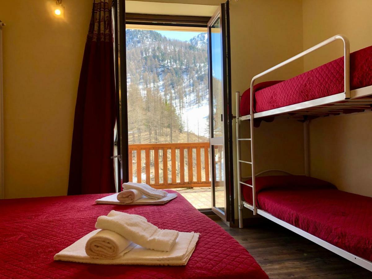 Hotel Piccolo Chalet Claviere Eksteriør billede